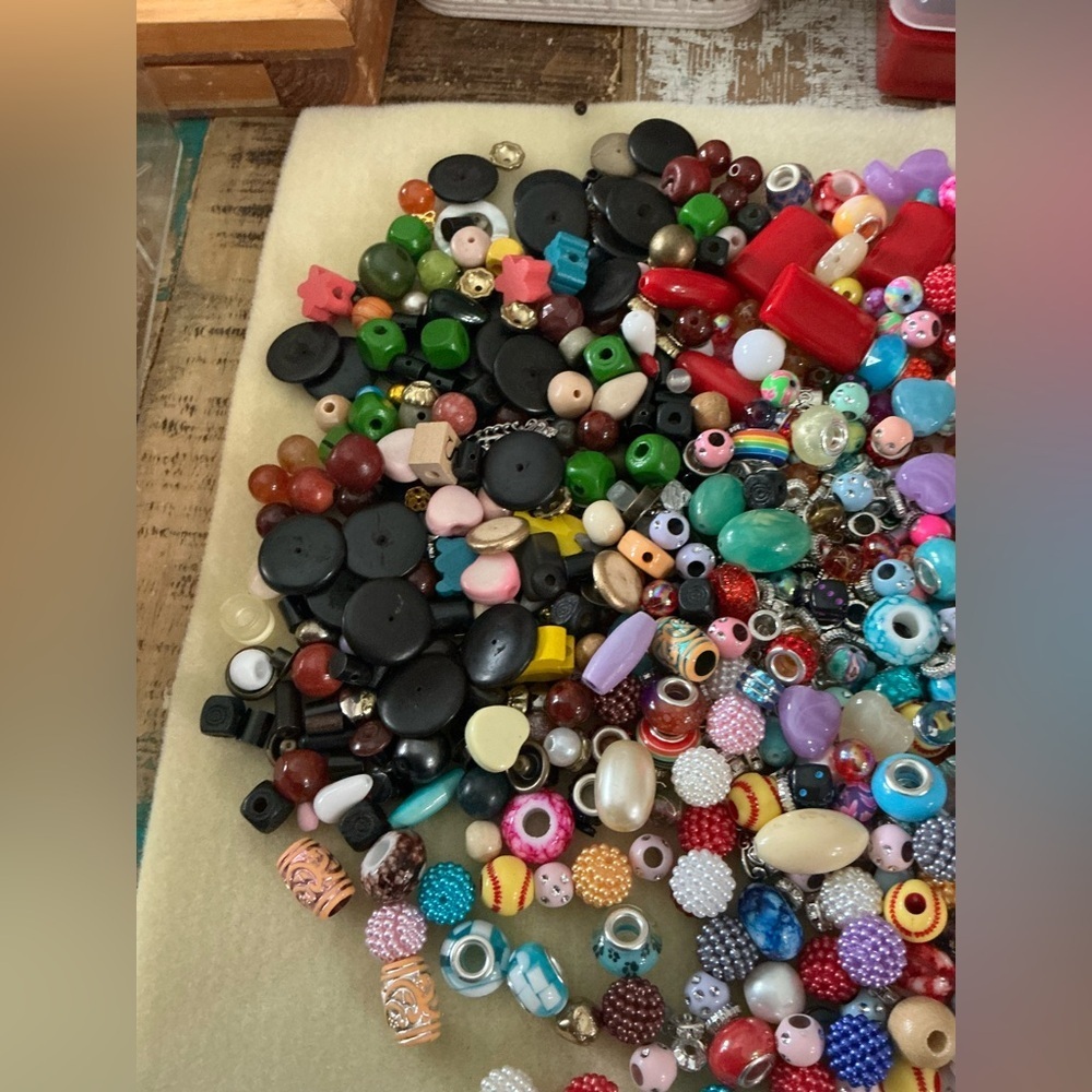 Large Bead lot in Organizer, new and vintage beads! - Picture 3 of 5
